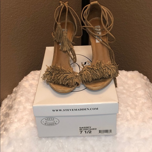 Sassey Blush Suede - Picture 1 of 2